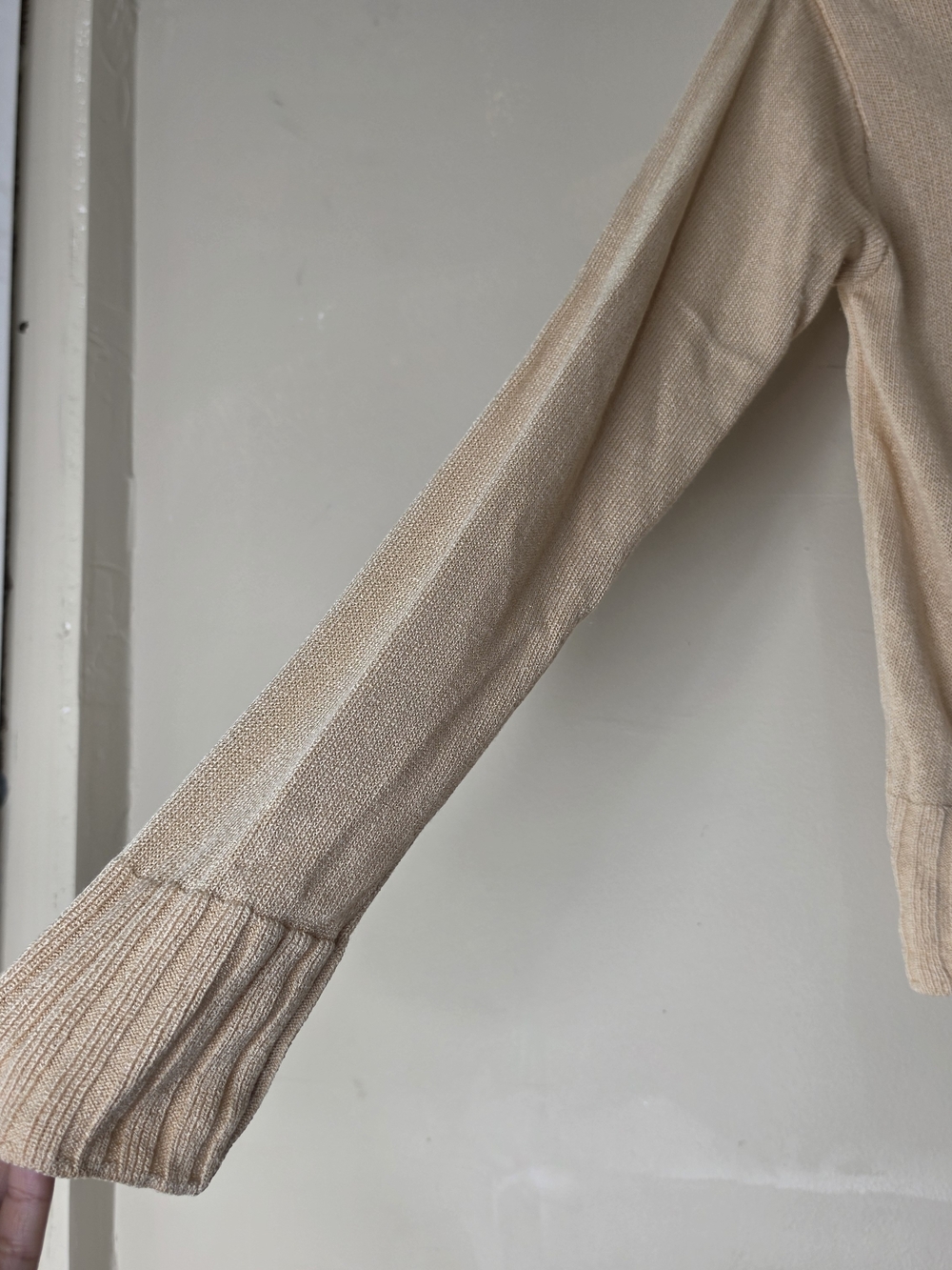 Ann Taylor LOFT Beige Knit Sweater Ruffle Hem Size S Soft Lightweight - Picture 6 of 13